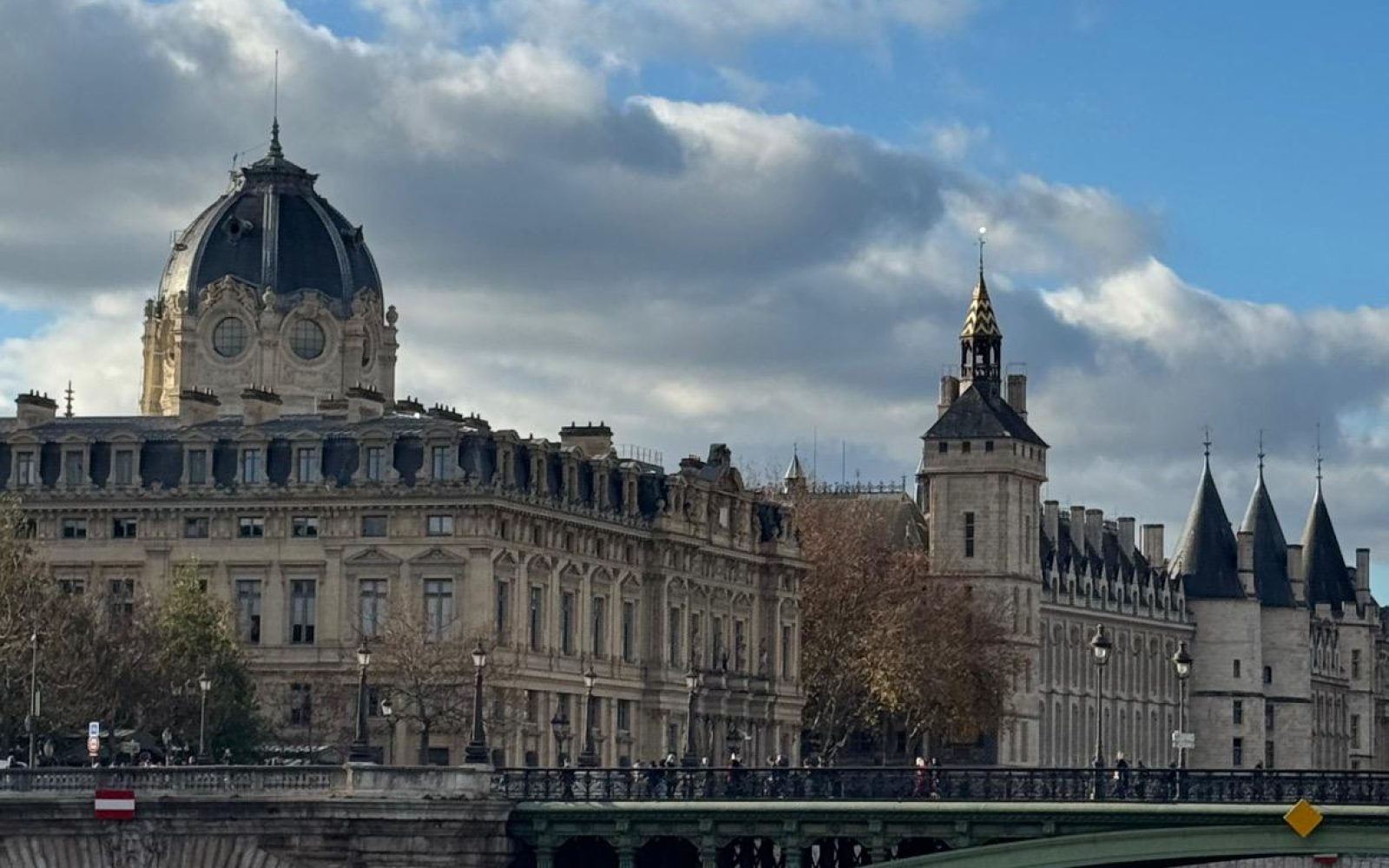 D2A982F5-B54C-4D07-A60D-C0F881E8849D